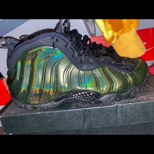 Men’s size 10 AIR FOAMPOSITE ONE 'LEGION GREEN